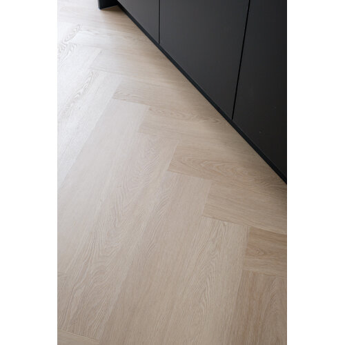 Floorlife YUP Fulham herringbone dryback smoky