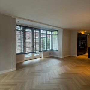 Floorlife YUP Fulham herringbone dryback natural oak