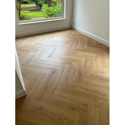 Floorlife YUP Leyton herringbone click SRC warm oak