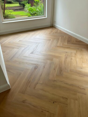 Floorlife YUP Leyton herringbone click SRC warm oak Floorlife YUP Leyton herringbone click SRC warm oak
