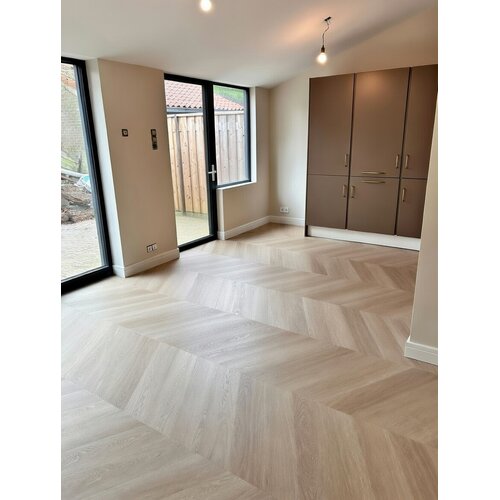 Floorlife YUP Fulham chevron dryback smoky