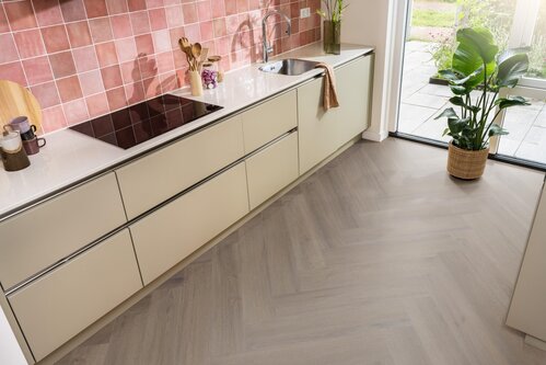 Floorlife YUP XL Greenford herringbone dryback brown Floorlife YUP XL Greenford herringbone dryback brown