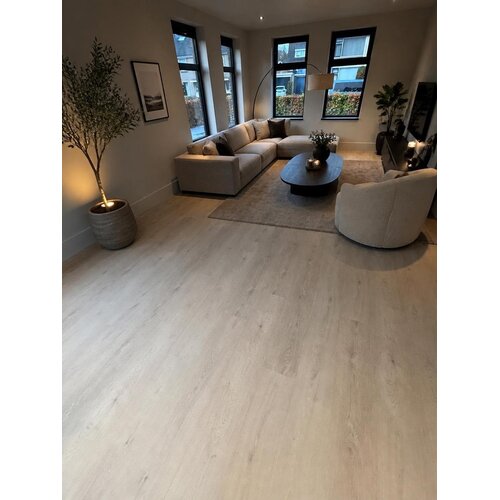 Belakos Palazzo 740 | Rigid Click Belakos Palazzo 740 | Rigid Click