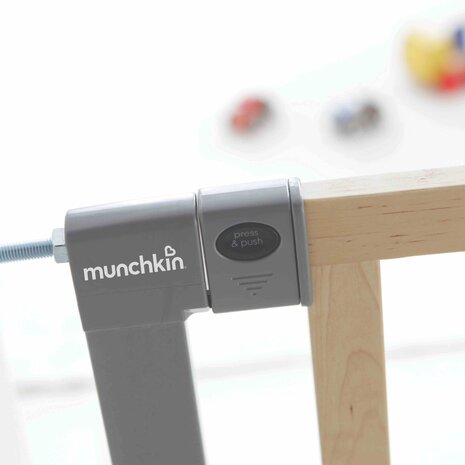 Munchkin Munchkin Designer Close Traphekje 75 cm Munchkin Munchkin Designer Close Traphekje 75 cm