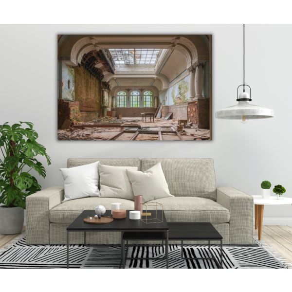 Truus Nijland Aluart schilderij 'verlaten gebouw'