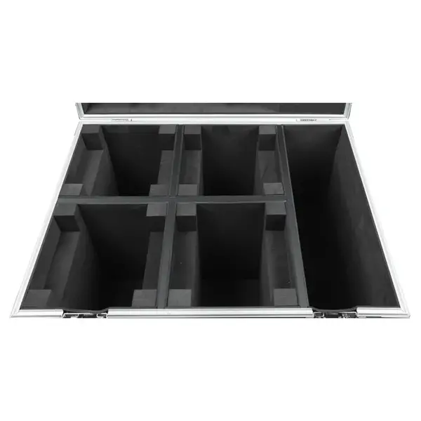 Showtec Showtec | D7049 | Case for 4x Shark One (Spot/Wash Zoom/Wash/Combi) | With accessory compartment