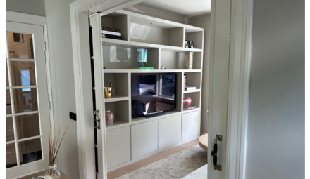 Wohnzimmerschrank