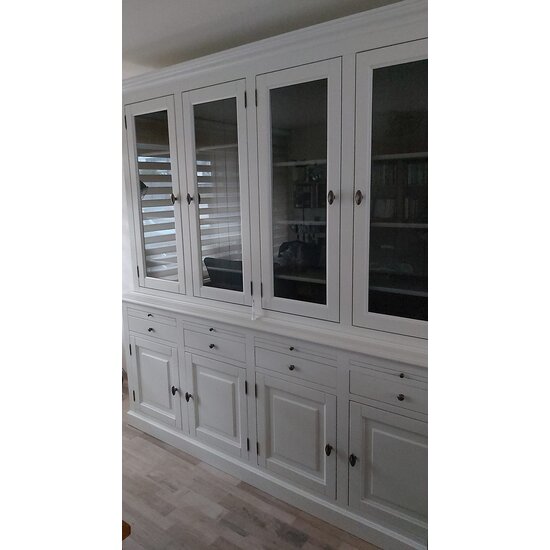 123schrank Buffetschrank Santa Barbara - 230x45x230H cm - 4 Vitrinentüren mit Scharnieren - 4 Schubladen mit Soft Close - 4 geschlossene Türen mit Scharnieren - verstellbare Einlegeböden