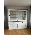 123schrank Buffetschrank Brooklyn 03 - 180x50x220H cm - schlichtes Design - Eichenplatte und Zwischenboden - 2 Glasschiebetüren - 2 Soft-Close-Schubladen - 2 geschlossene Flügeltüren