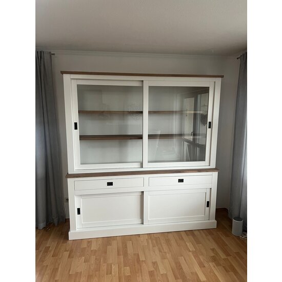 123schrank Buffetschrank Brooklyn 03 - 180x50x220H cm - schlichtes Design - Eichenplatte und Zwischenboden - 2 Glasschiebetüren - 2 Soft-Close-Schubladen - 2 geschlossene Flügeltüren