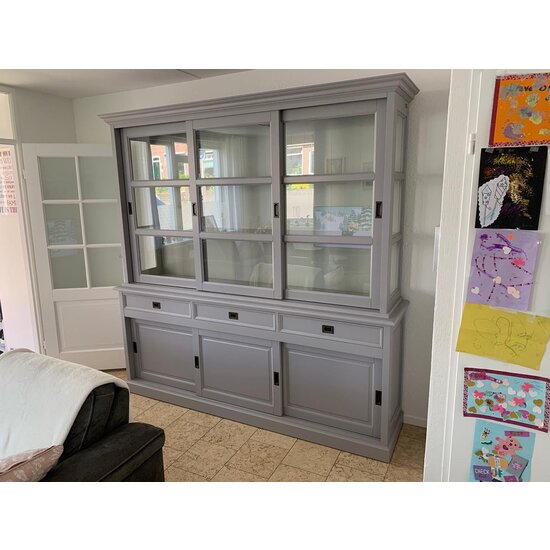 123schrank Buffetschrank Miami Beach - 220x53x218H cm - 3 Schiebetüren für Vitrinen - 3 Schubladen - 3 geschlossene Schiebetüren - Glasseiten