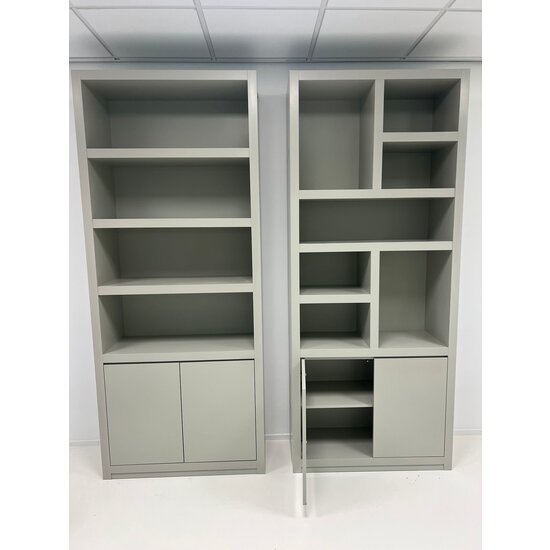 123schrank Regal Manhattan 02 - 100x40x240H cm - schlankes Design - 2 grifflose Push-to-open-Türen - offene Einlegeböden - 5cm Bodenstärke