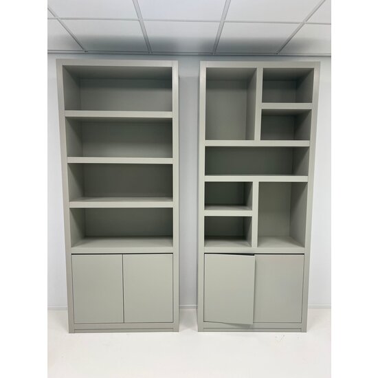 123schrank Regal Manhattan 02 - 100x40x240H cm - schlankes Design - 2 grifflose Push-to-open-Türen - offene Einlegeböden - 5cm Bodenstärke