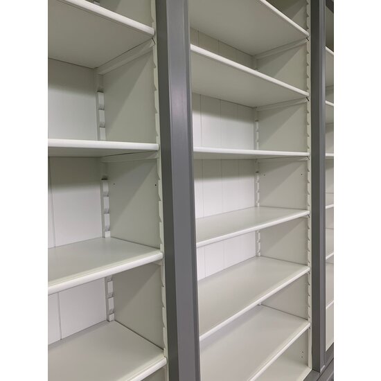 123schrank Classy Library Bücherregal - 300x43x240H cm - 18 verstellbare Bücherregale - 6 Schubladen