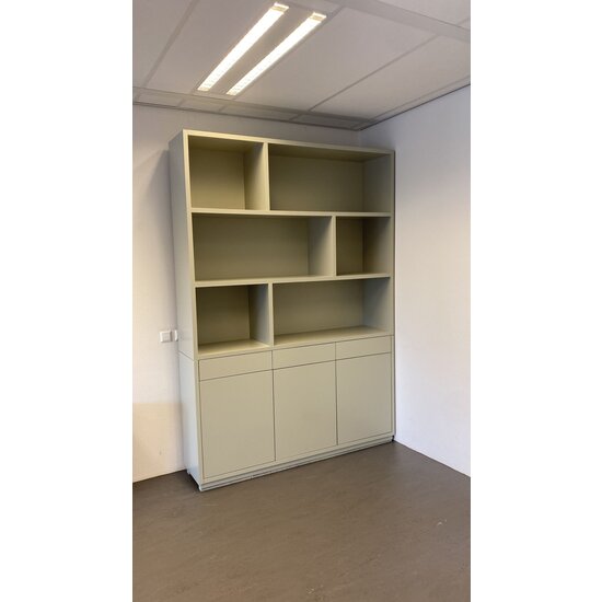 123schrank Sideboard San Remo - 150x40x230H cm - offene Einlegeböden - 2 grifflose Schubladen mit Soft-Close - 2 grifflose Push-to-Open-Türen - schlichtes Design