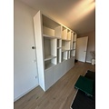 123schrank Madrid Regal - 280x40x240H cm - 5cm Fachbodenstärke - schlankes Design - 6 grifflose Push-to-Open-Türen - offene Regale