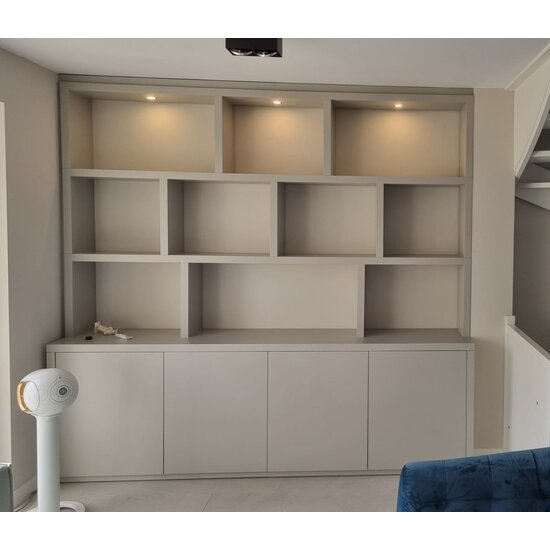 123schrank Fächerschrank Corsica - 280x20/40x240H cm - 5cm Fachbodenstärke - push-to-open Türen - offene Fächer - ohne Rückwand - schlichte Ausführung