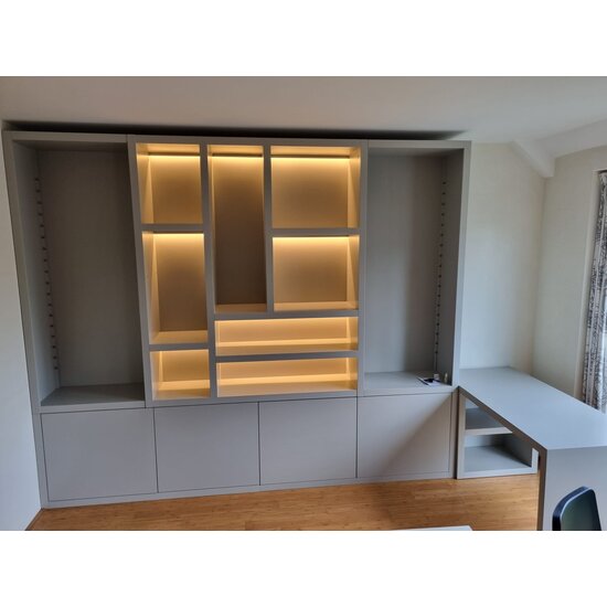 123schrank Bücherregal Bellac - 365x40x250H cm - Bücherregal/Schreibtisch - 5 cm Fachbodenstärke - verstellbare Fachböden im Regalteil