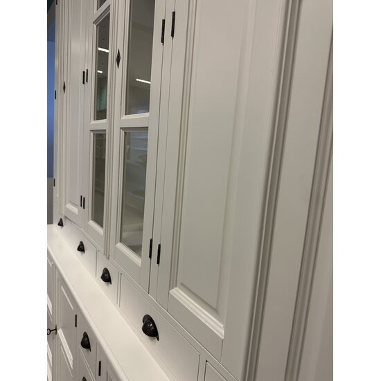 123schrank Ausstellungsstück Buffetschrank Chaumont Spezial - 210x50x250H cm - RAL 9010 - geschlossene Türen - Vitrinentüren - 9 Schubladen