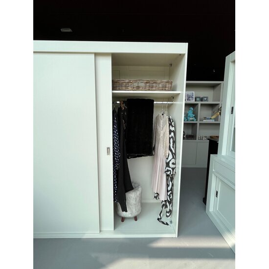 123schrank Ausstellungsstück Garderobenschrank Shanghai - 200x60x220H cm - 2 Schiebetüren - Kleiderstange - Fachboden