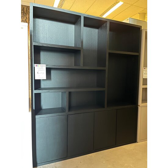 123schrank Ausstellungsstück Vitrinenregal Formentera - 200x35x235H cm - RAL 9005 Eiche schwarz