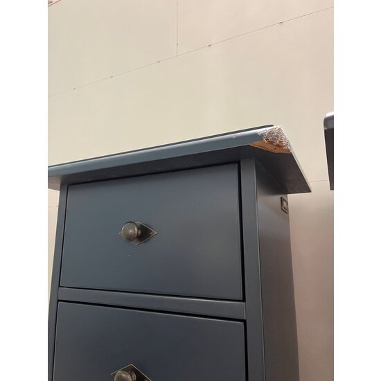 123schrank Ausstellungsstück Nachttisch Parma - 38x27x62(H) cm - RAL 7016