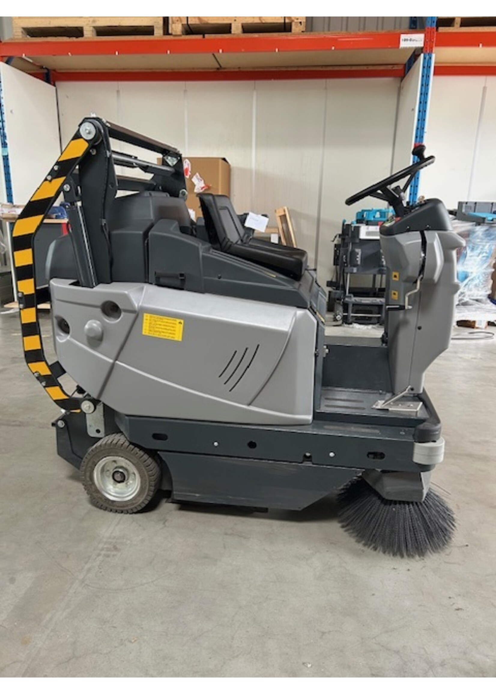 Metech Sweepers & Scrubbers Meijer VR1300 – Aufsitz-Kehrmaschine (gebraucht)