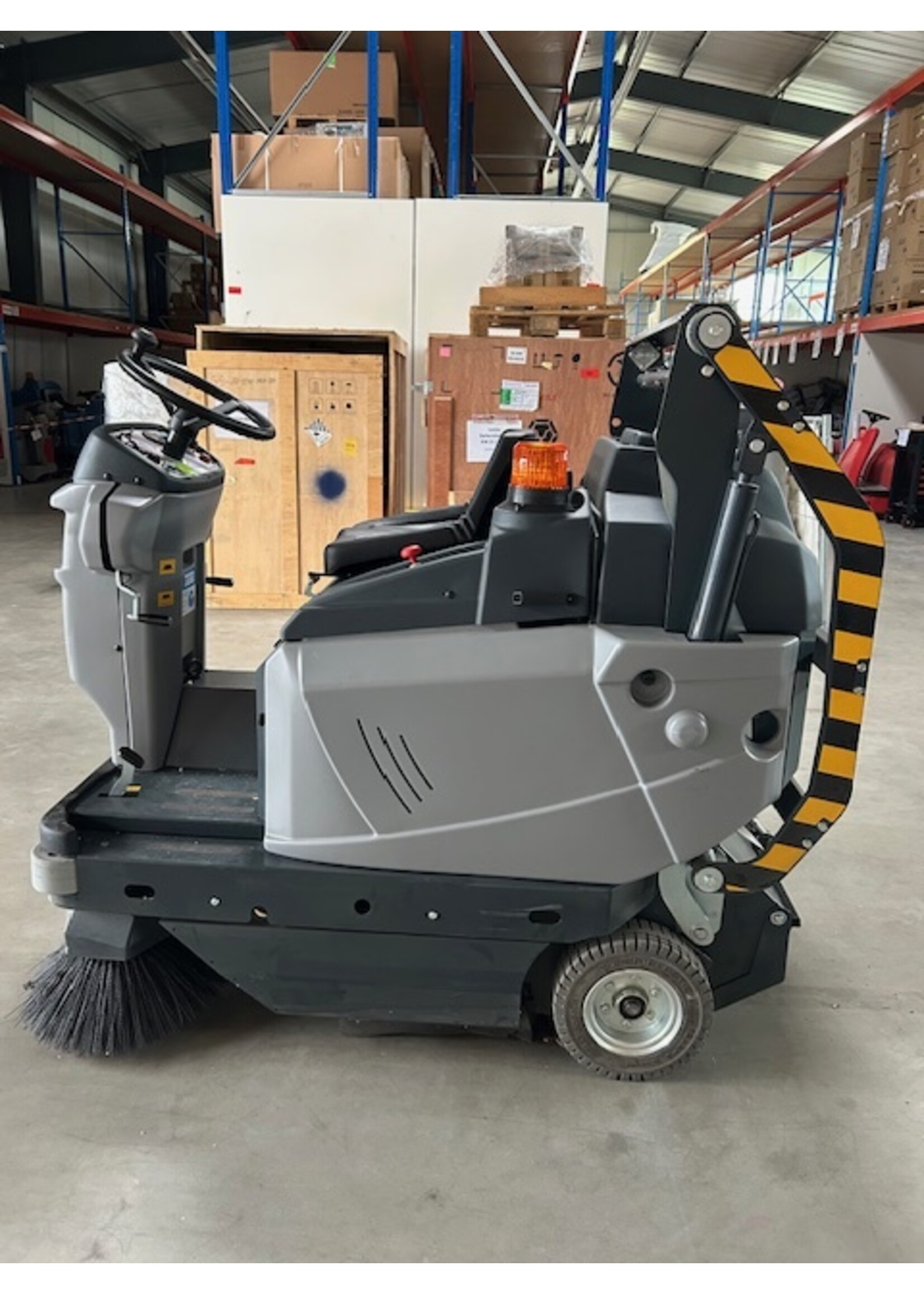 Metech Sweepers & Scrubbers Meijer VR1300 – Aufsitz-Kehrmaschine (gebraucht)