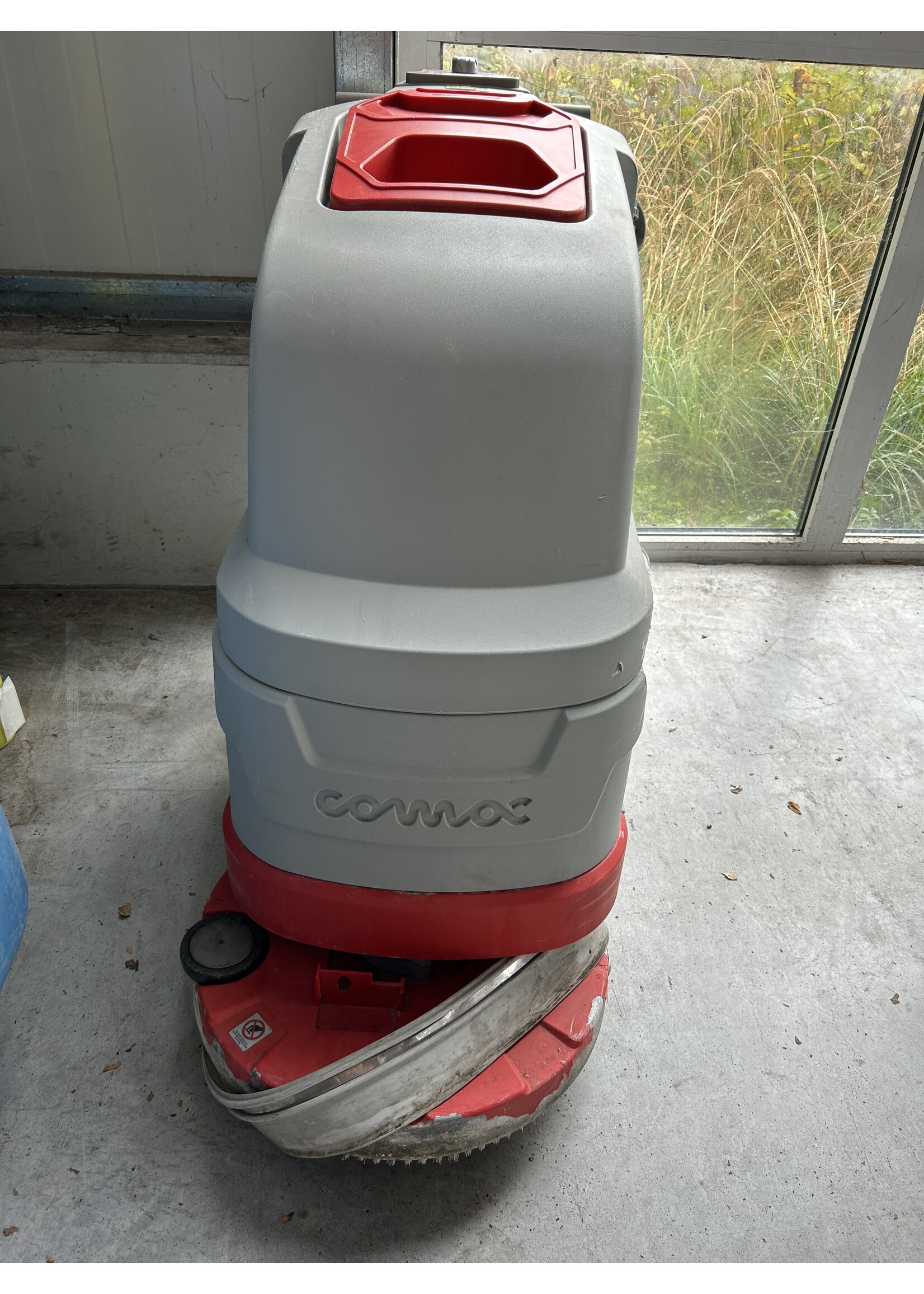 Comac S.p.A. Comac Antea 50 BT – Nachläufer-Scheuersaugmaschine (reparaturbedürftig)