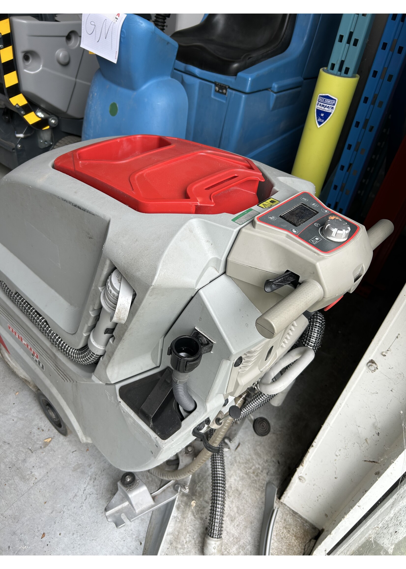 Comac S.p.A. Comac Antea 50 BT – Nachläufer-Scheuersaugmaschine (reparaturbedürftig)