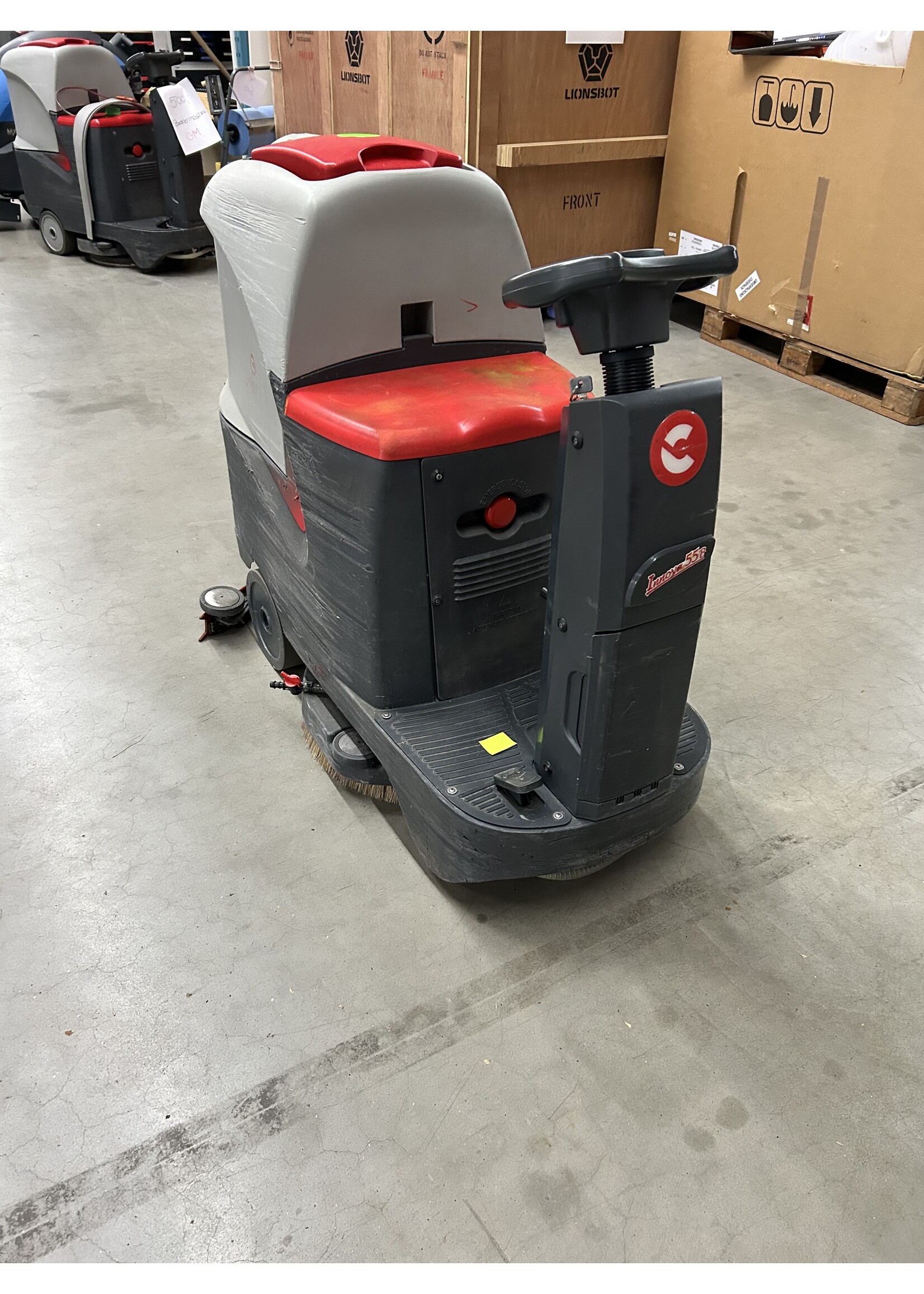 Comac S.p.A. Comac Innova 55 B – Aufsitz-Scheuersaugmaschine (reparaturbedürftig)