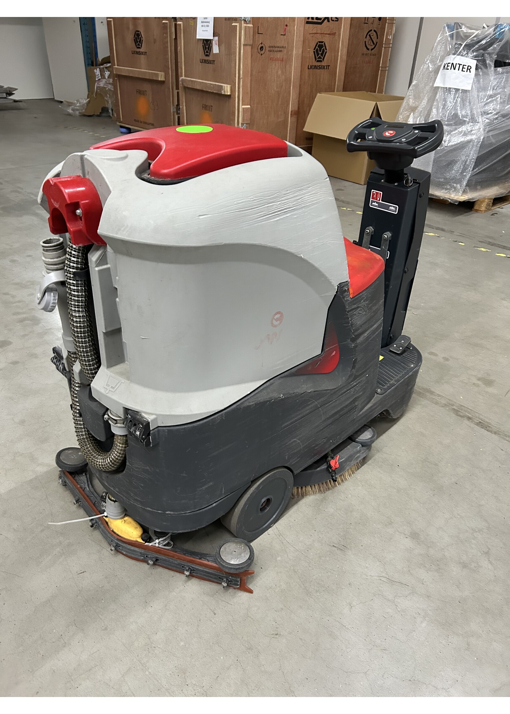 Comac S.p.A. Comac Innova 55 B – Aufsitz-Scheuersaugmaschine (reparaturbedürftig)
