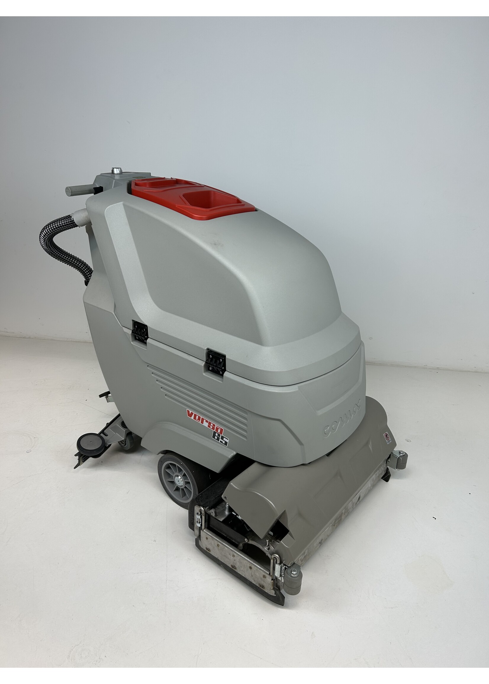 Comac S.p.A. Comac Versa 65 BTS – Nachläufer-Scheuersaugmaschine (neuwertig, Werksfehler)