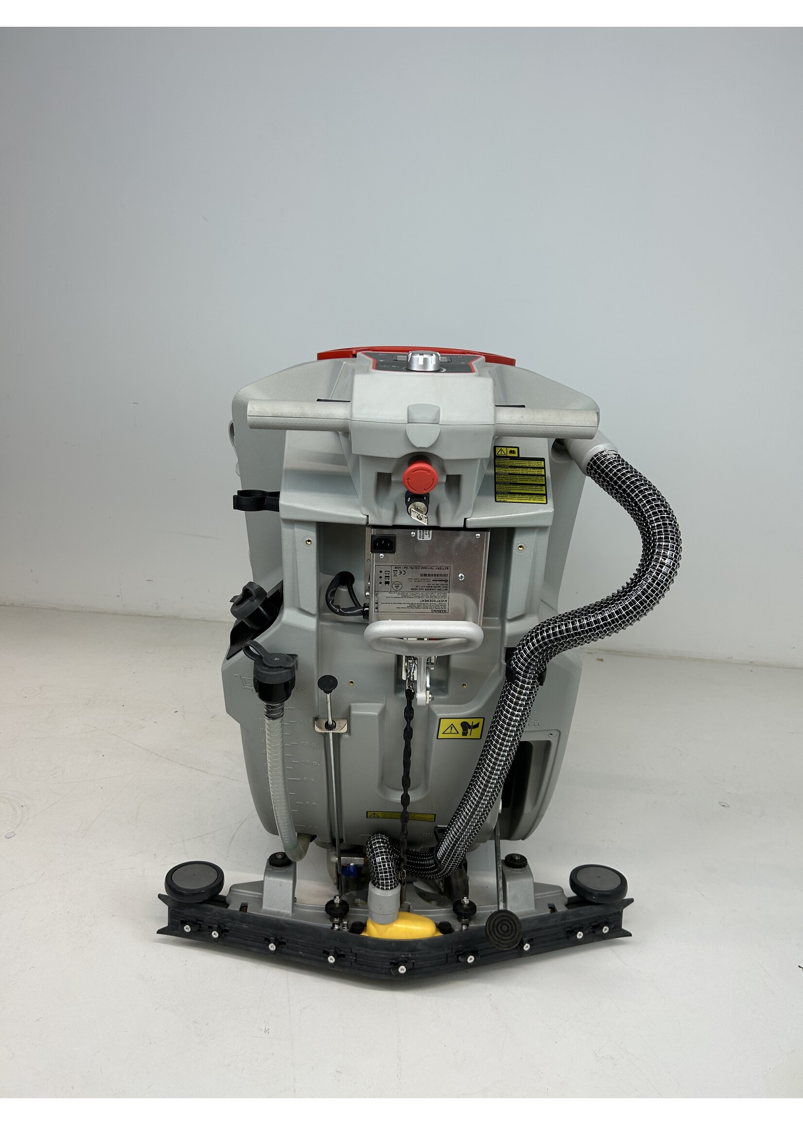 Comac S.p.A. Comac Versa 65 BTS – Nachläufer-Scheuersaugmaschine (neuwertig, Werksfehler)