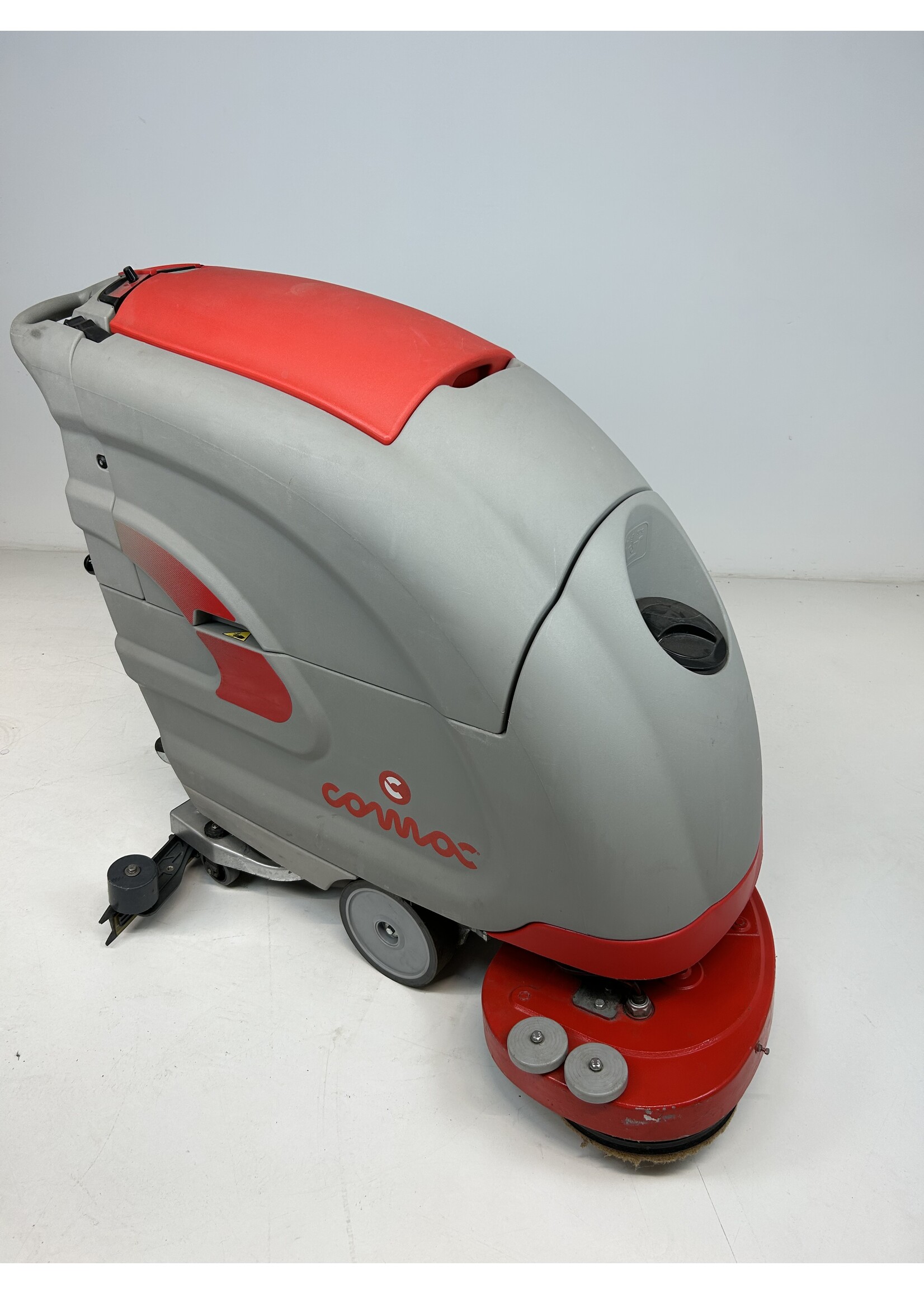 Comac S.p.A. Comac Simpla 55 BT CB – Nachläufer-Scheuersaugmaschine (847 h, 24 V)