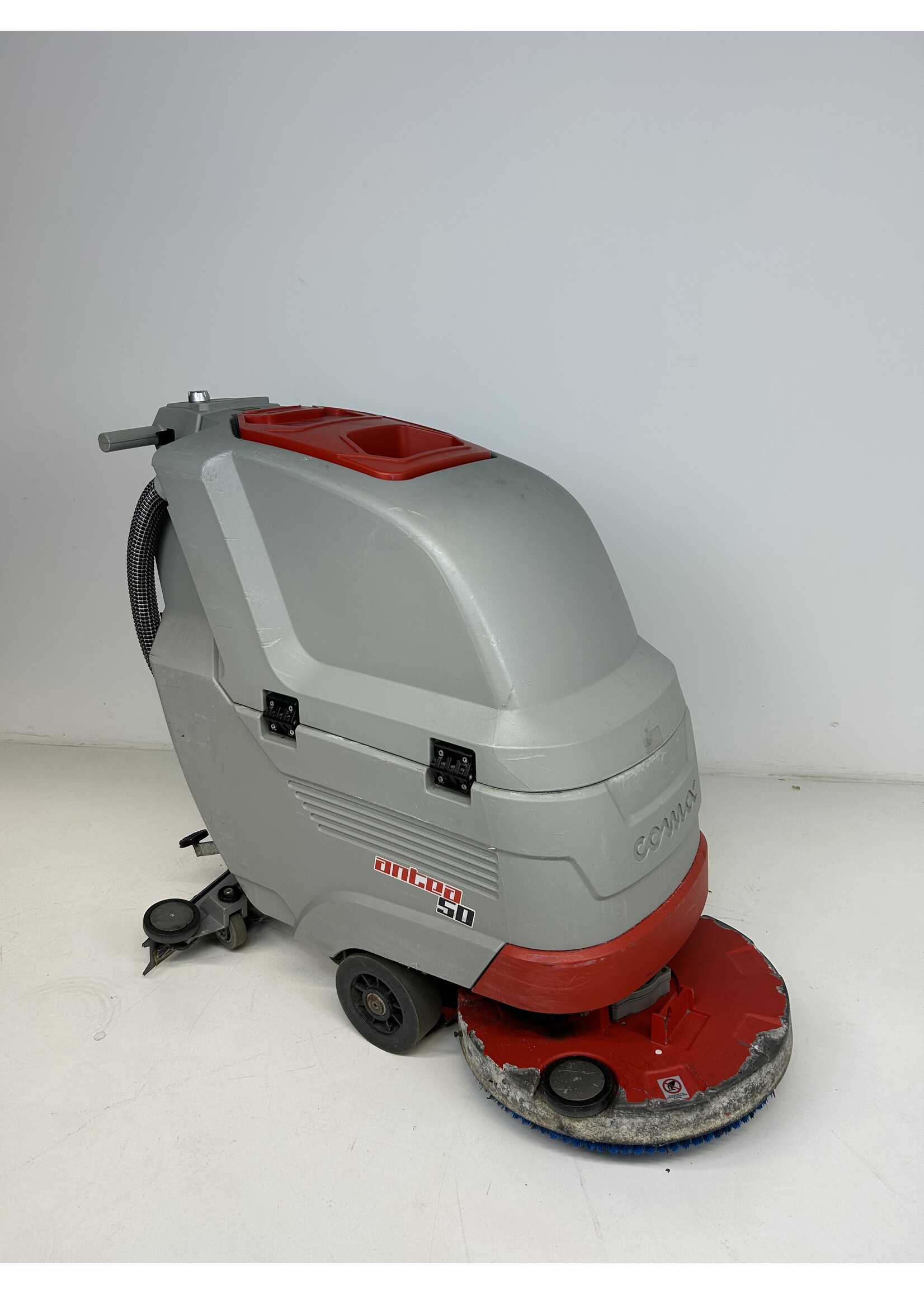 Comac S.p.A. Comac Antea 50 BT – Nachläufer-Scheuersaugmaschine (reparaturbedürftig)