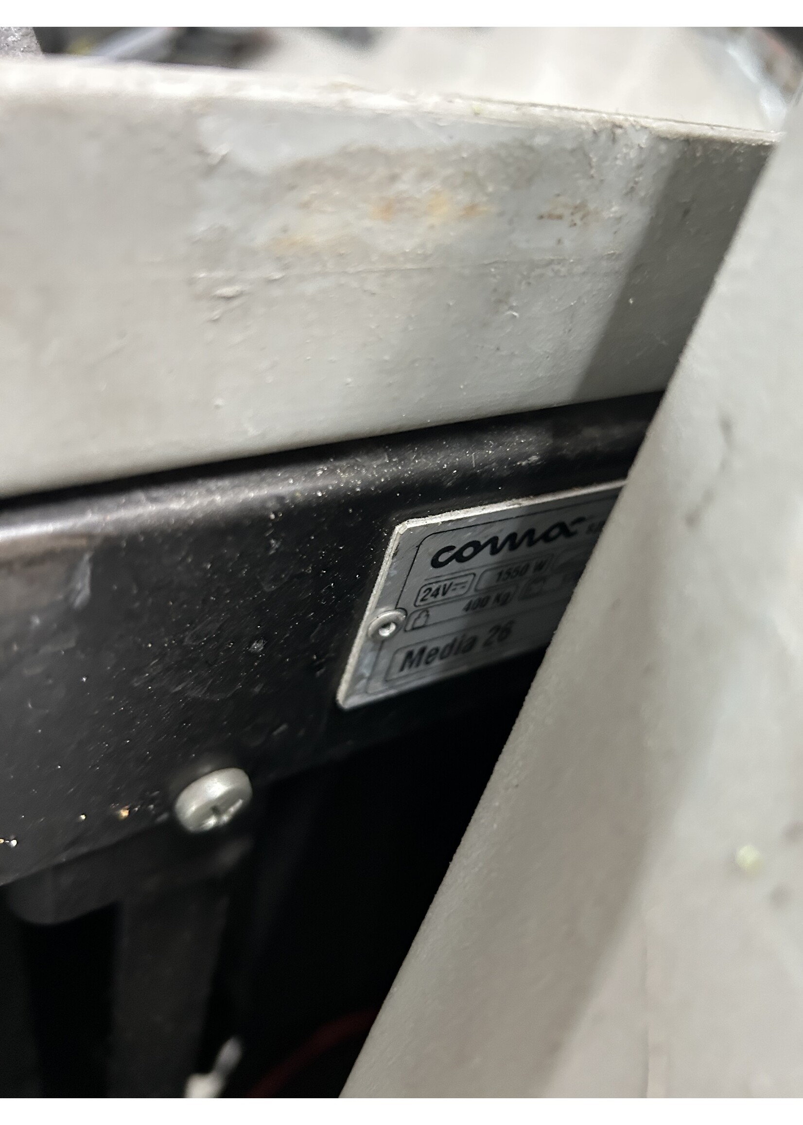 Comac S.p.A. Comac Media 26 – Nachläufer-Scheuersaugmaschine (reparaturbedürftig)