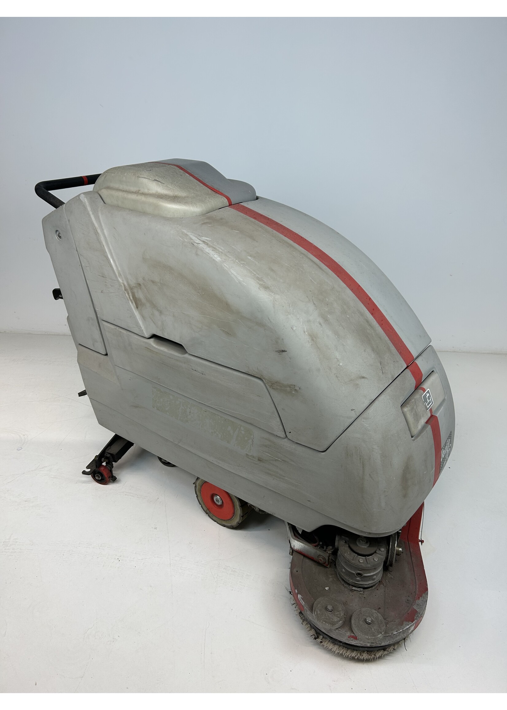 Comac S.p.A. Comac Media 26 – Nachläufer-Scheuersaugmaschine (reparaturbedürftig)