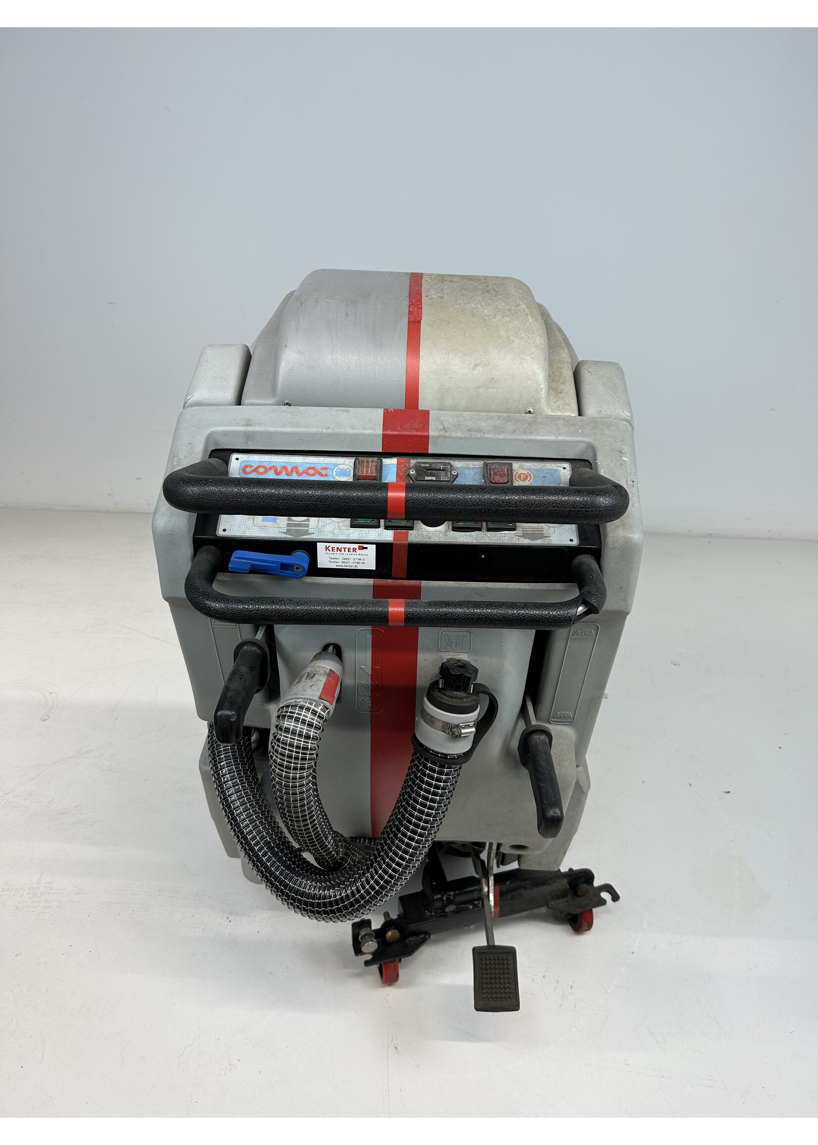 Comac S.p.A. Comac Media 26 – Nachläufer-Scheuersaugmaschine (reparaturbedürftig)