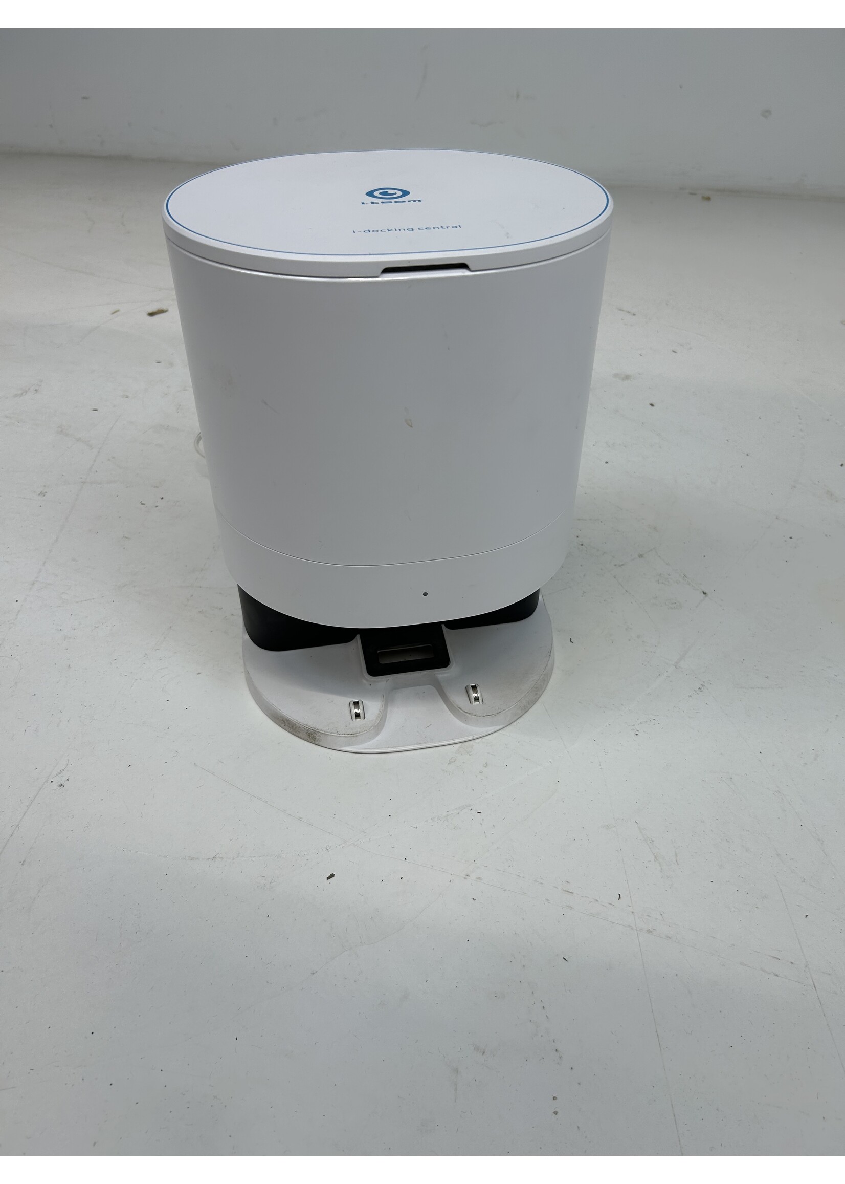 i-team Global B.V. i-VAC COBOTIC 1700 – Reinigungsroboter mit automatischer Absaugstation