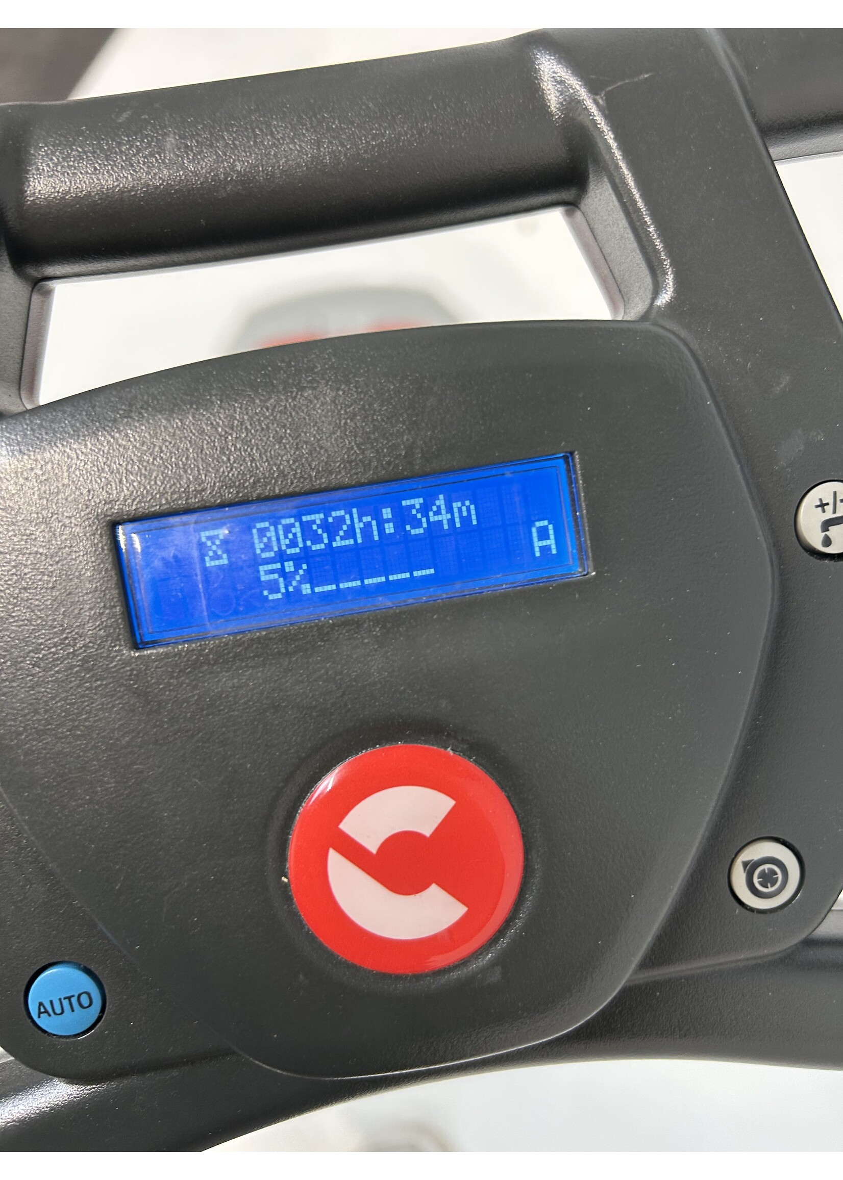 Comac S.p.A. Comac Vispa XS – kompakte Akku-Scheuersaugmaschine (32,5 h)