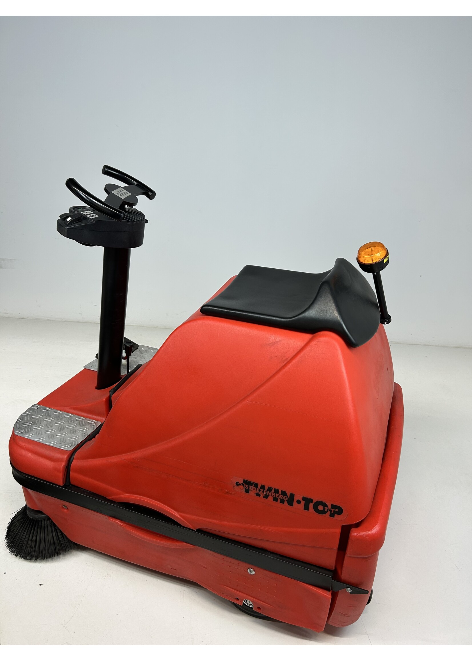 Stolzenberg GmbH & Co. KG Stolzenberg TT 1100 – Aufsitz-Kehrmaschine