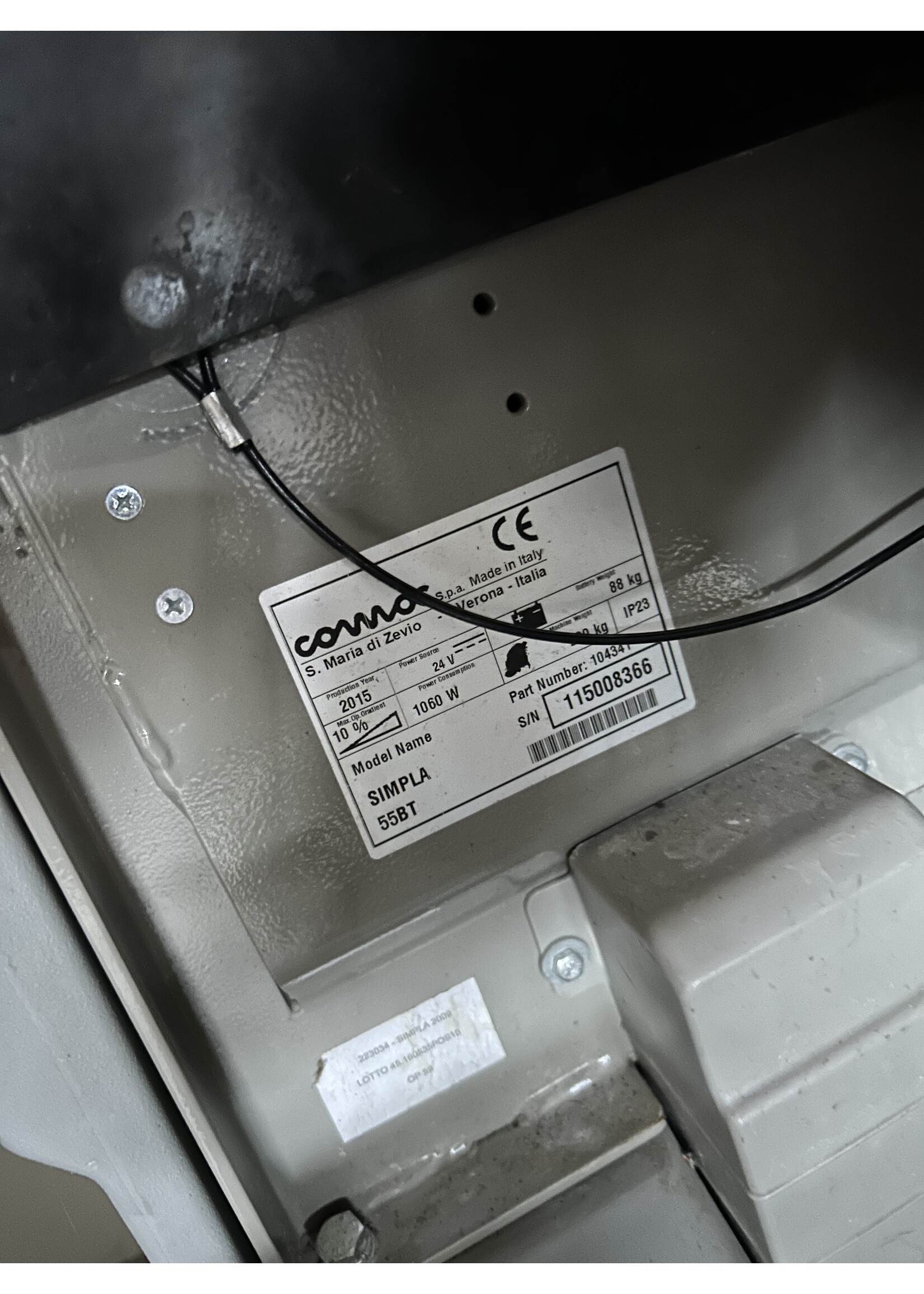 Comac S.p.A. Comac Simpla 55 BT – Nachläufer-Scheuersaugmaschine (reparaturbedürftig)