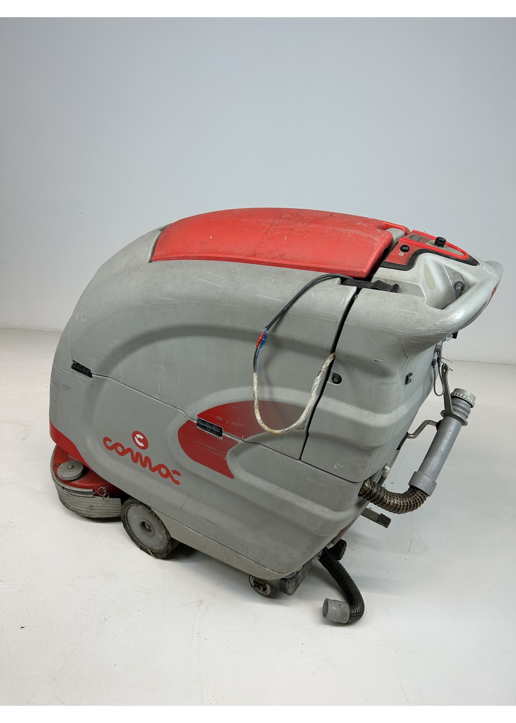 Comac S.p.A. Comac Simpla 55 BT – Nachläufer-Scheuersaugmaschine (reparaturbedürftig)