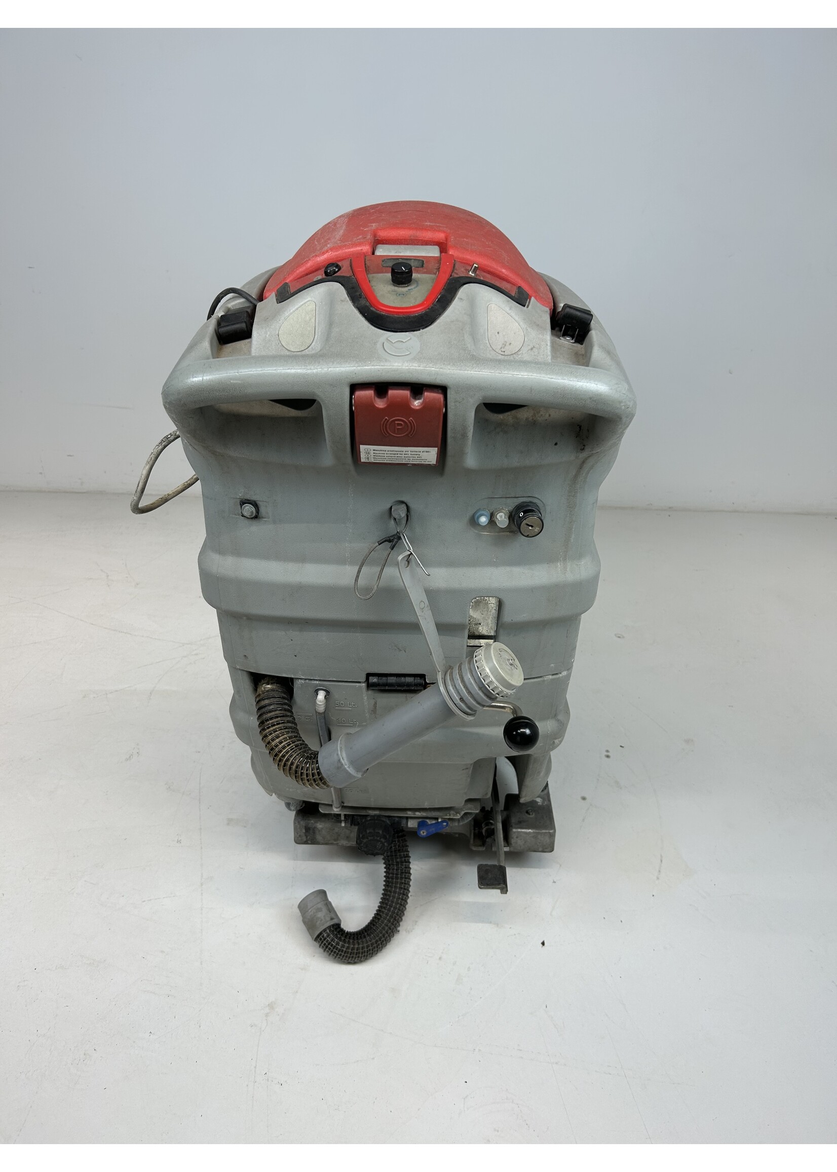 Comac S.p.A. Comac Simpla 55 BT – Nachläufer-Scheuersaugmaschine (reparaturbedürftig)