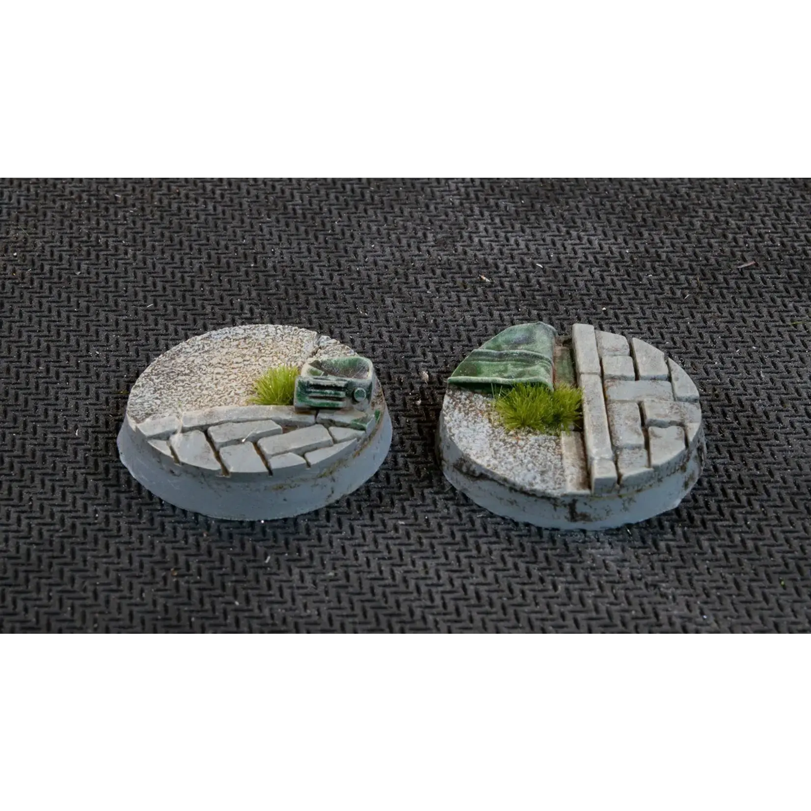 GamersGrass Urban Warfare Bases - Round 25mm - GamersGrass