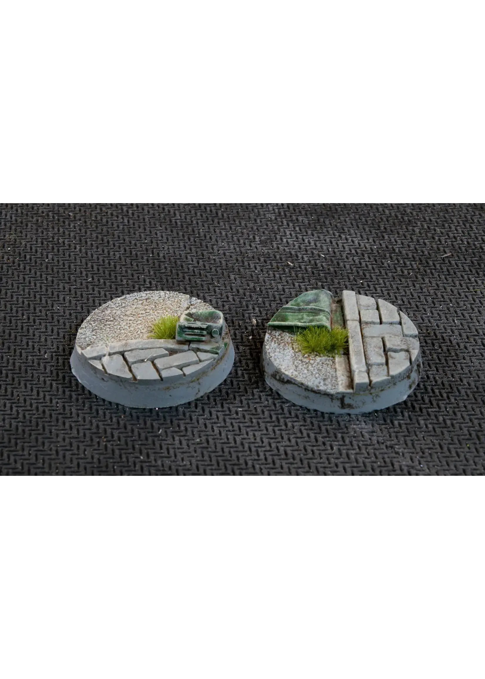 GamersGrass Urban Warfare Bases - Round 25mm - GamersGrass