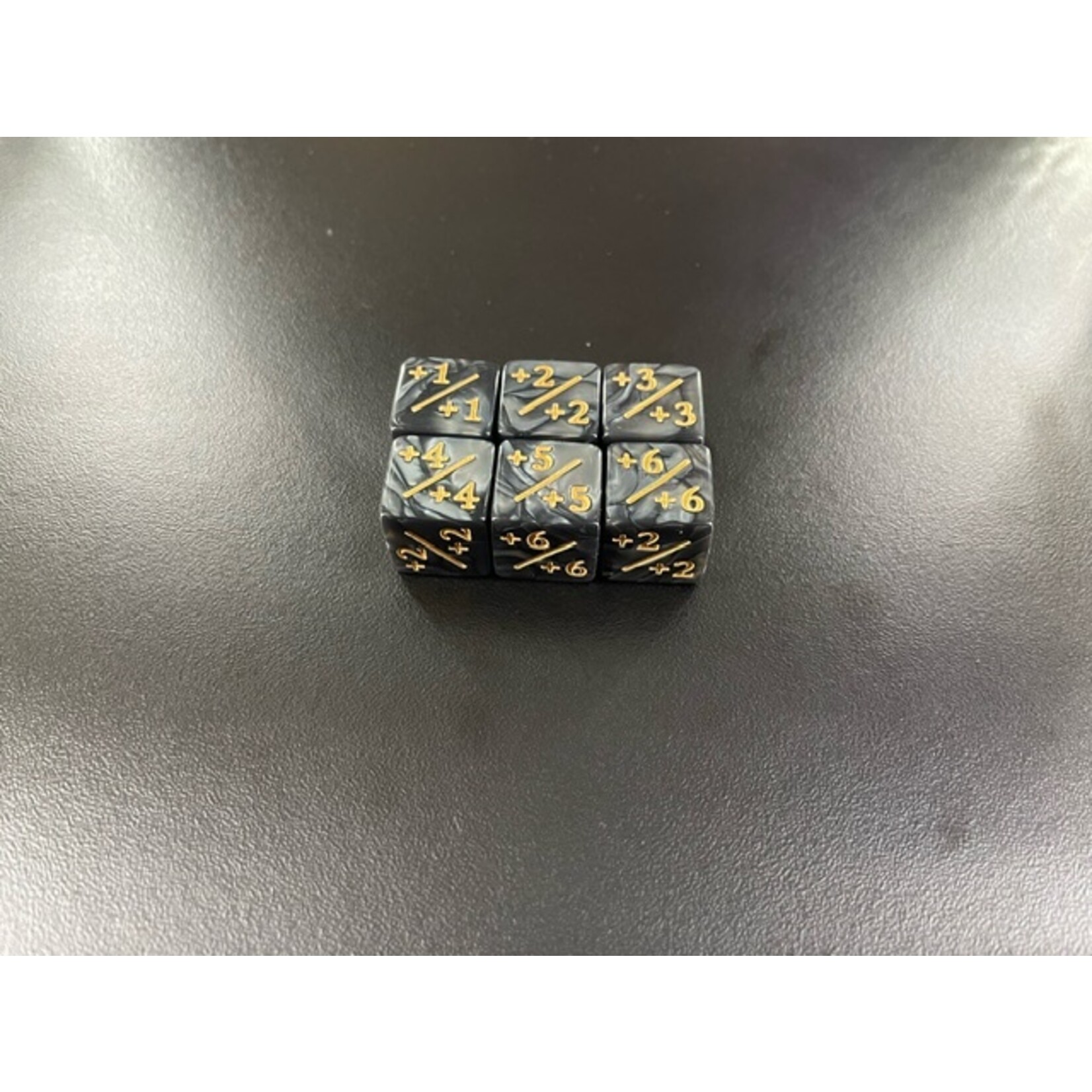 MagicVortex - Dice Black Marble: +1/+1  C ( 6 pc)