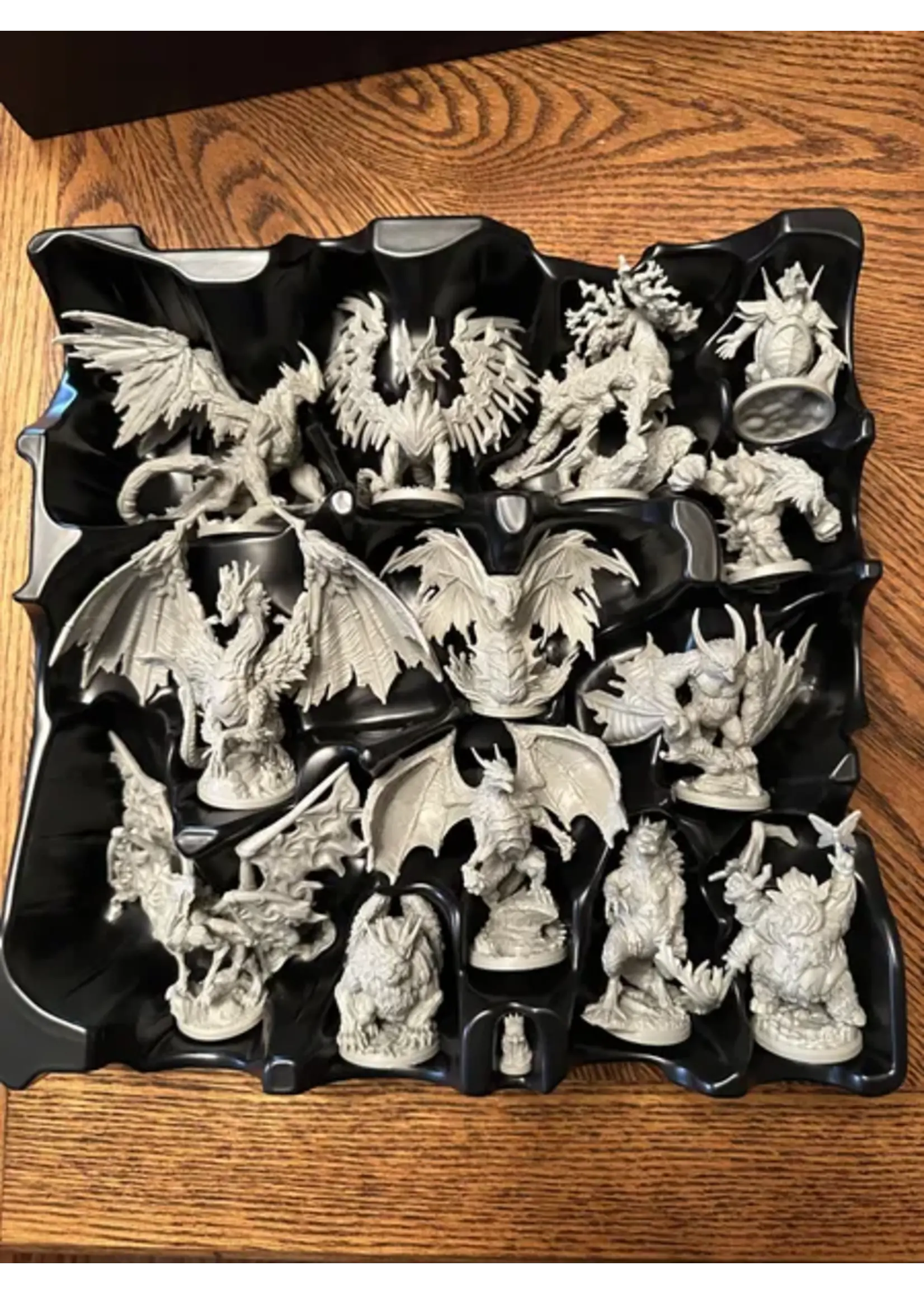 Awaken Realms Dragon Eclipse - Retail Box (Minis) - EN