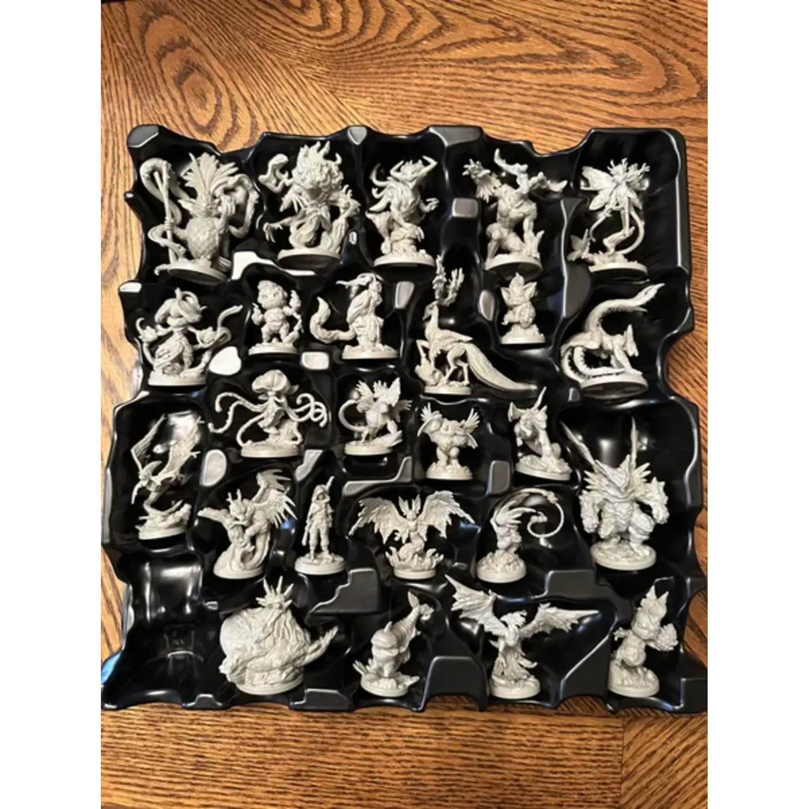 Awaken Realms Dragon Eclipse - Retail Box (Minis) - EN